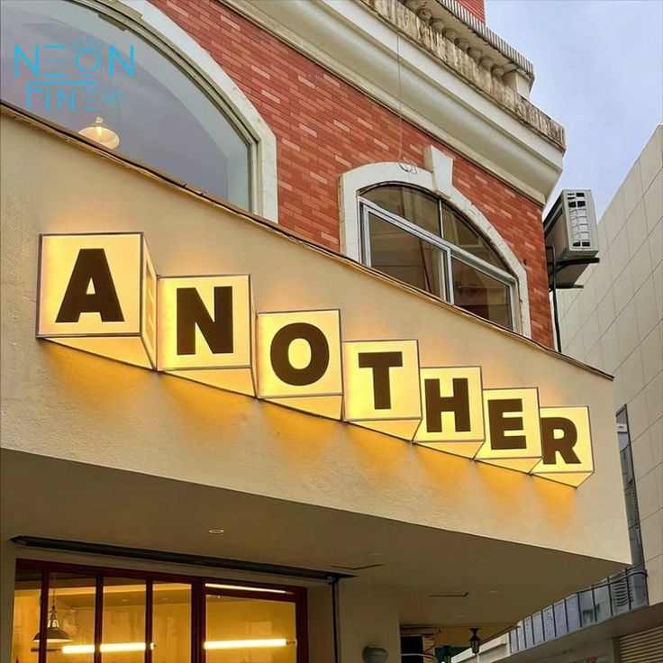 超薄灯箱用亚克力板怎么选？看这篇就够了