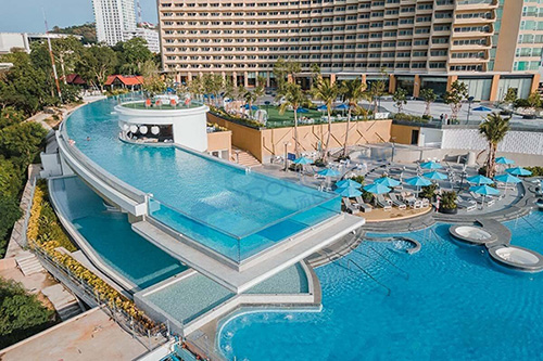 44、泰国芭提雅皇家酒店泳池